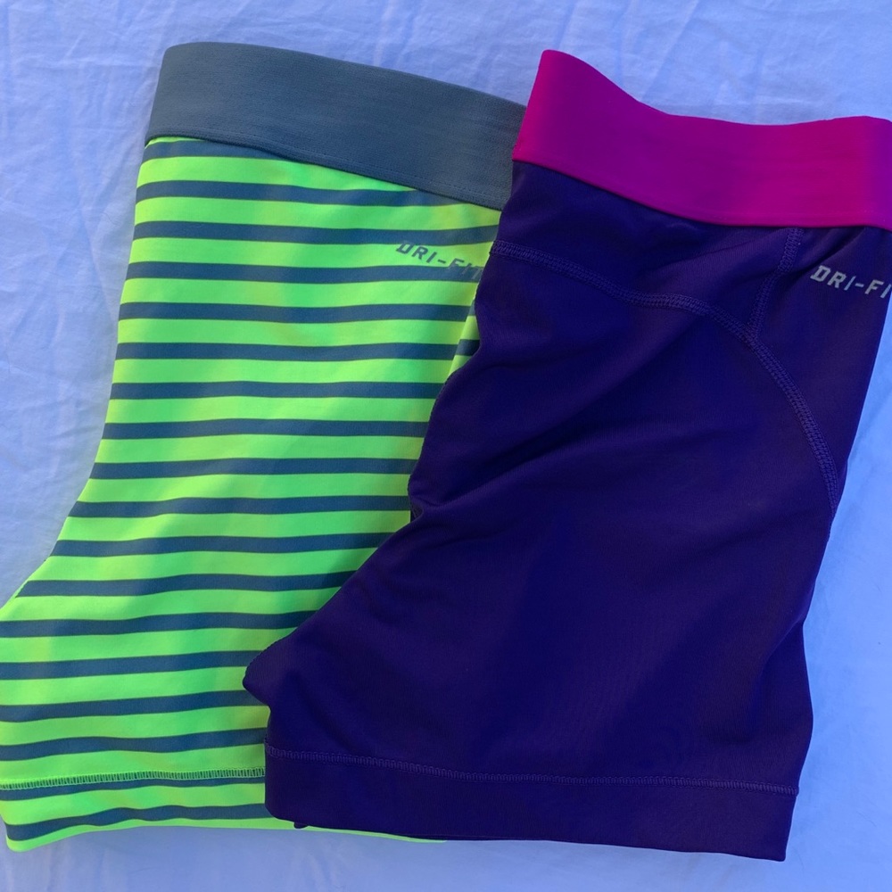 Nike Pro shorts size small